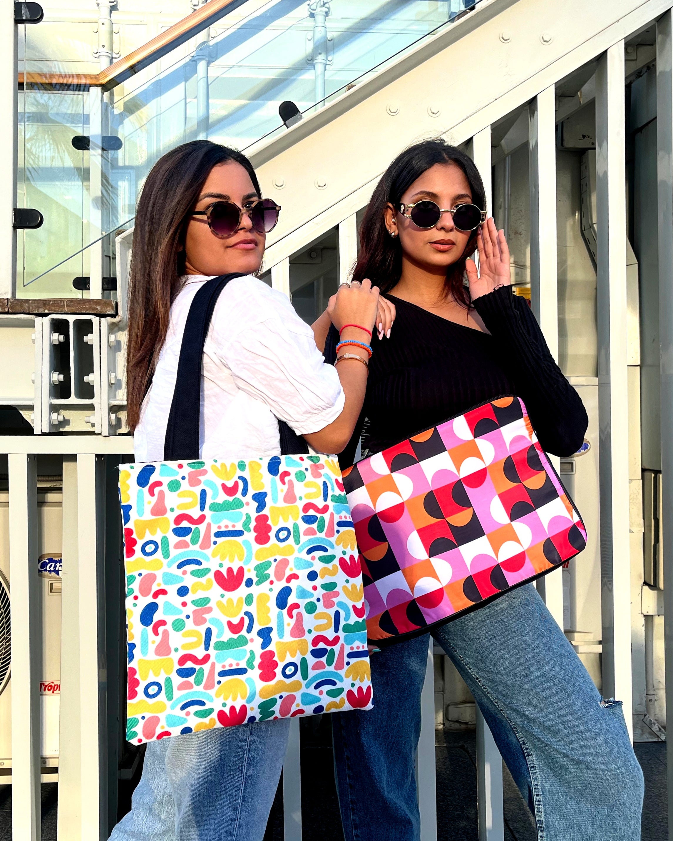 Colours Bomb Tote bag