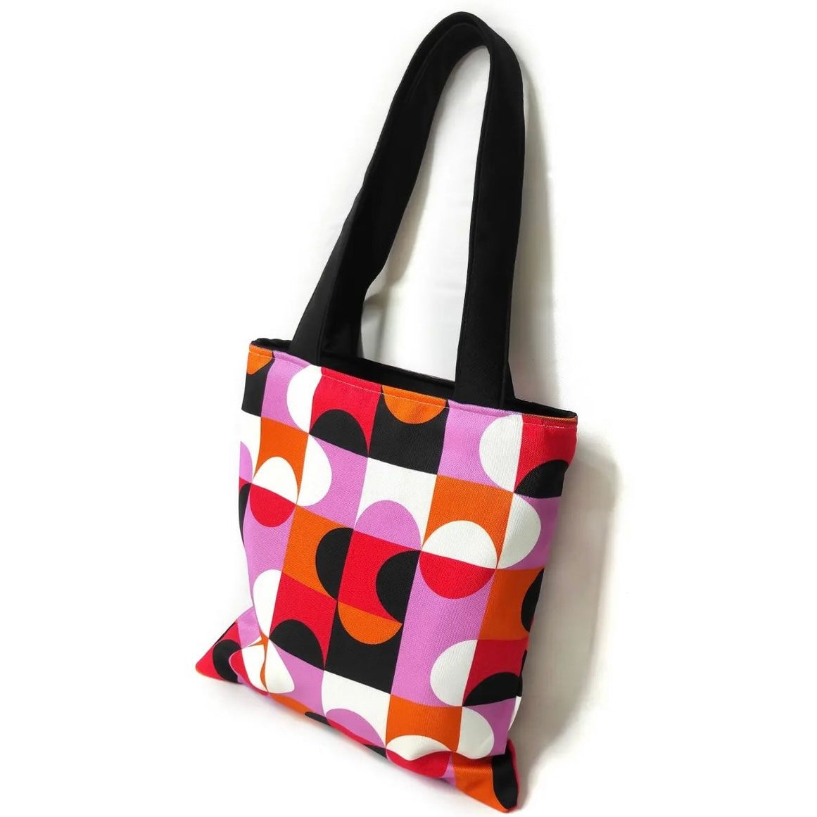 Circles maze Tote bag